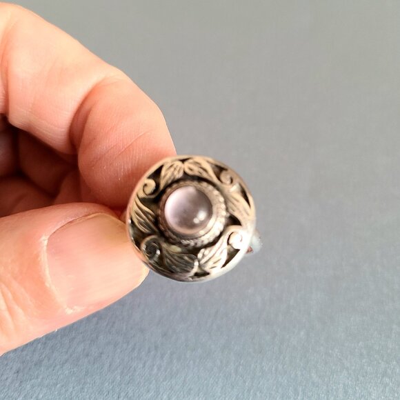 Sterling silver 925 ring with floral design and round Amethyst(?) stone. - Picture 6 of 7